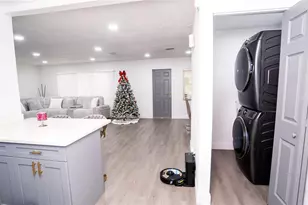 5101 Vinson Dr, Tampa, FL 33610 - Photo 31