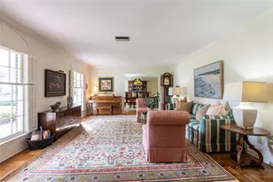 10114 Hampton Pl, Tampa, FL 33618 - Photo 9