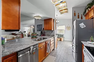 1419 Shadow Bay Ln, Brandon, FL 33510 - Photo 11