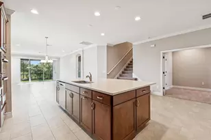 345 Villa Corte Dr, Lutz, FL 33549 - Photo 3