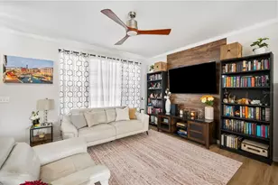 12466 Country White Cir, Tampa, FL 33635 - Photo 5