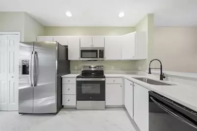 8530 Hunters Key Circle, Tampa, FL 33647 - Photo 3