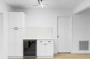 2078 Shadow Ln, Clearwater, FL 33763 - Photo 9