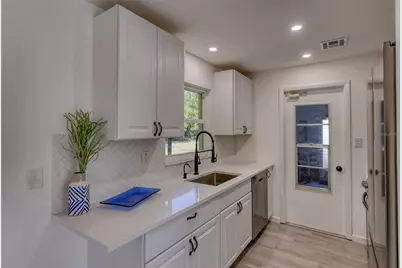 4318 Great Lakes Drive N, Clearwater, FL 33762 - Photo 7