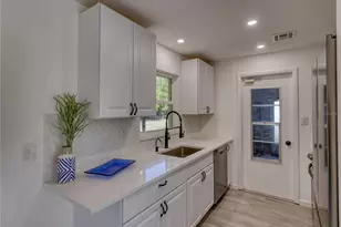 4318 Great Lakes Dr N, Clearwater, FL 33762 - Photo 7