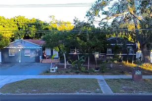 1005 16th St N, Saint Petersburg, FL 33705 - Photo 5