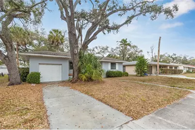 727 27th Avenue S, Saint Petersburg, FL 33705 - Photo 1
