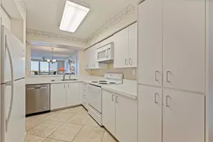 6105 Bahia Del Mar Cir, Saint Petersburg, FL 33715 - Photo 9