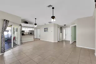 6834 34th Ave E, Palmetto, FL 34221 - Photo 9