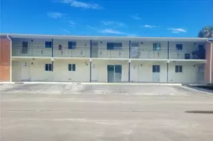 4580 Overlook Dr NE, Saint Petersburg, FL 33703 - Photo 3