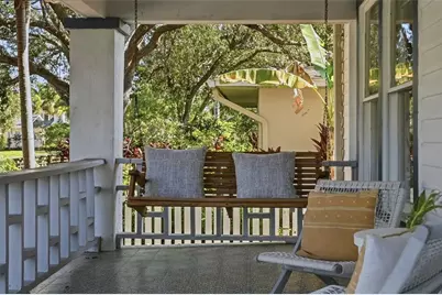 246 NE 19th Ave NE, Saint Petersburg, FL 33704 - Photo 5
