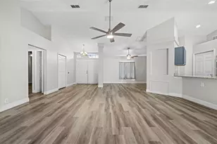 8155 Giffen Ln, Spring Hill, FL 34608 - Photo 11