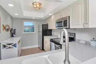 17580 Gulf Blvd, Redington Shores, FL 33708 - Photo 7