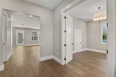 844 26th Avenue N, Saint Petersburg, FL 33704 - Photo 7