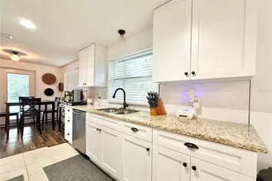 1004 Lake Charles Cir, Lutz, FL 33548 - Photo 23