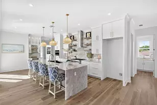 2050 Hawaii Ave NE, Saint Petersburg, FL 33703 - Photo 15