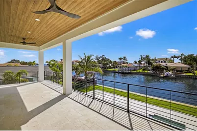 2050 Hawaii Avenue NE, Saint Petersburg, FL 33703 - Photo 9