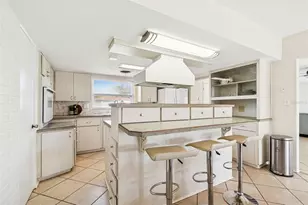 3700 21st Ave N, Saint Petersburg, FL 33713 - Photo 9