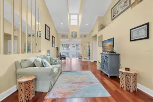 173 Sun Isle Cir, Treasure Island, FL 33706 - Photo 7