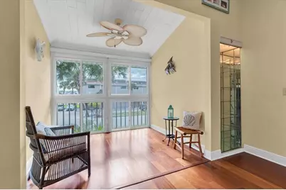 173 Sun Isle Circle, Treasure Island, FL 33706 - Photo 9