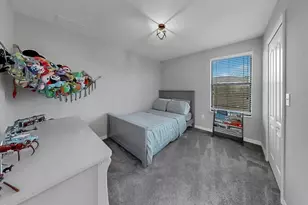 10136 Newminster Loop, Ruskin, FL 33573 - Photo 11