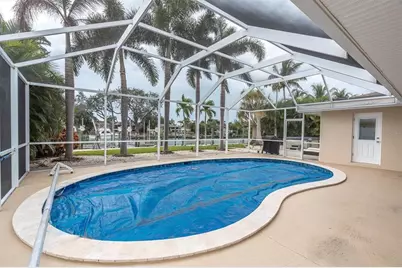 4200 46th Avenue S, Saint Petersburg, FL 33711 - Photo 7