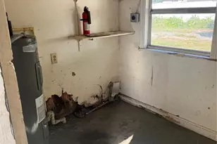 11118 Happy Acres Ln, Riverview, FL 33578 - Photo 9