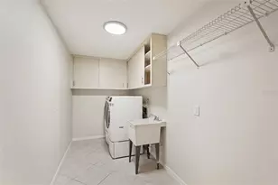 2009 Hereford Dr, Sun City Center, FL 33573 - Photo 23