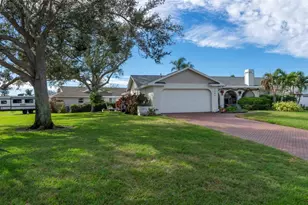 1394 51st Ave NE, Saint Petersburg, FL 33703 - Photo 5