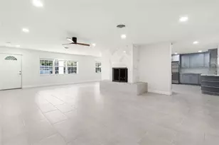 202 S Shore Crest Dr, Tampa, FL 33609 - Photo 7