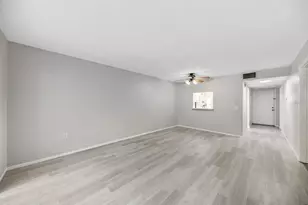 220 Pineneedle Dr, Bradenton, FL 34210 - Photo 15