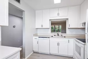 220 Pineneedle Dr, Bradenton, FL 34210 - Photo 11