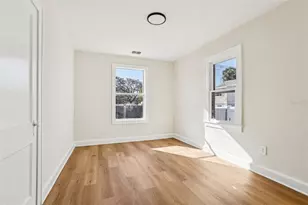 305 28th St S, Saint Petersburg, FL 33712 - Photo 13