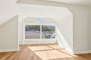 305 28th St S, Saint Petersburg, FL 33712 - Photo 37