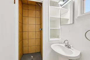 305 28th St S, Saint Petersburg, FL 33712 - Photo 25