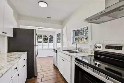 305 28th Street S, Saint Petersburg, FL 33712 - Photo 17