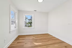 305 28th St S, Saint Petersburg, FL 33712 - Photo 7