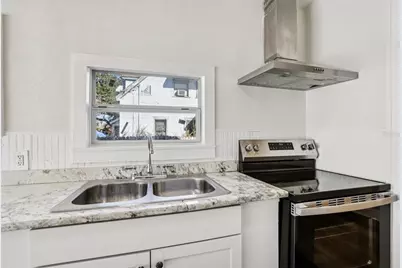 305 28th Street S, Saint Petersburg, FL 33712 - Photo 19