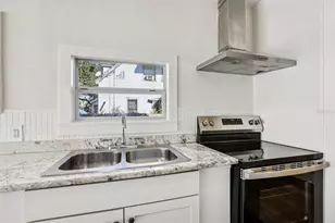 305 28th St S, Saint Petersburg, FL 33712 - Photo 19