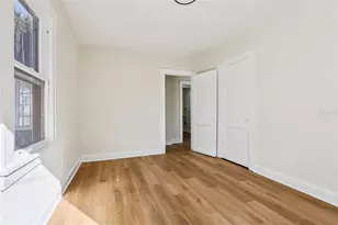 305 28th St S, Saint Petersburg, FL 33712 - Photo 13