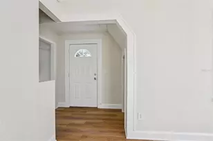 305 28th St S, Saint Petersburg, FL 33712 - Photo 9