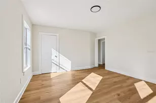 305 28th St S, Saint Petersburg, FL 33712 - Photo 11