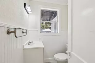 305 28th St S, Saint Petersburg, FL 33712 - Photo 21