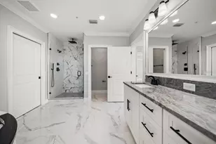 211 Dolphin Point, Clearwater Beach, FL 33767 - Photo 15