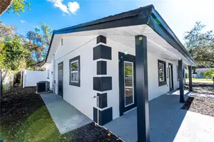 5248 King St, Zephyrhills, FL 33542 - Photo 3