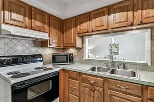 3325 37th Way S, Saint Petersburg, FL 33711 - Photo 13