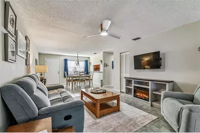 3325 37th Way S #C, Saint Petersburg, FL 33711 - Photo 3