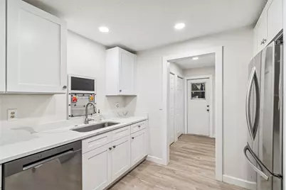 712 Lemonwood Dr, Oldsmar, FL 34677 - Photo 3