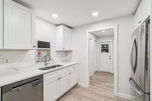 712 Lemonwood Dr, Oldsmar, FL 34677 - Photo 3