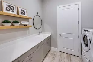 6016 Silver Grass Ct, Nokomis, FL 34275 - Photo 19